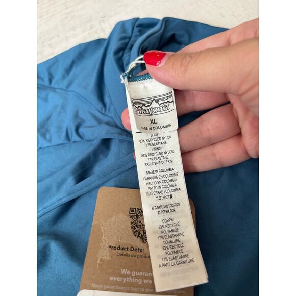 Patagonia Women's Wavy Blue Reversible Sunrise Slider One Piece Swimsuit Size XL - Picture 9 of 9